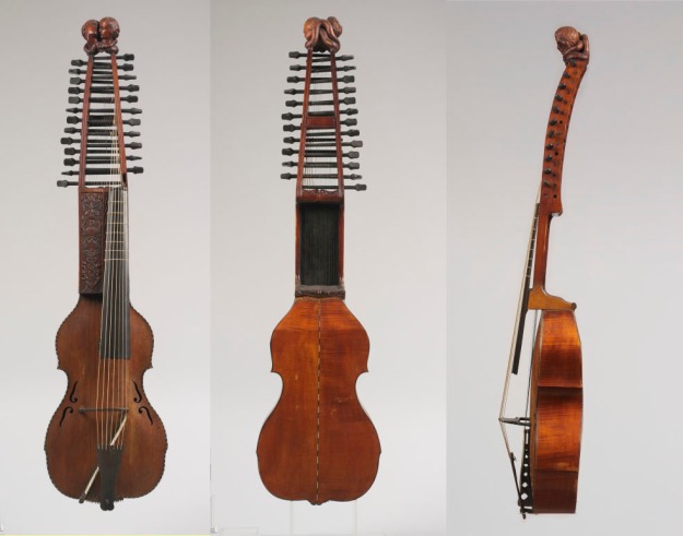Baryton de J. Stainer (Asam, 1667), 7 cuerdas en mástil, 17 cuerdas simpáticas.